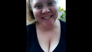 White Girl Gets Squirted on outside