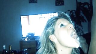 ELLE ADORE SUCER DES QUEUES DE BLACK CETTE CHIENNE ! PUTE FRANCAISE
