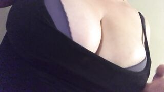 Double D Tittie Bounce