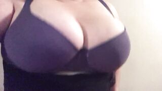 Double D Tittie Bounce