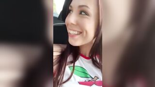 SEXY GIRL ON SNAPCHAT FINGERING HERSELF INSIDE HER CAR