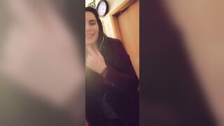 Big Booty Long Hair Girl Dancing to the Weekend Song.