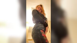 Strip tease for the first time ❤️