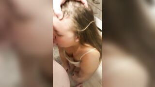BIG ASS CHUBBY SLUT FROM TINDER MAKES BLOWJOB