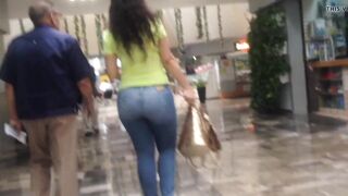 Milf Big ass in jeans