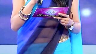 Suma navel show on stage