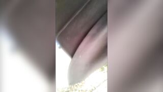  ЗАБЛУДИЛАСЬ В ЛЕСУ И ПОЛУЧИЛА ХУЙ ПОД ЮБКУ
