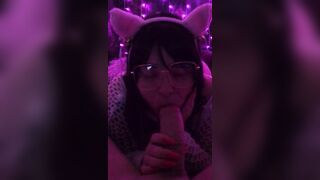 SPAMQUEEN AS KITTYGIRL DEEPTHROATS AND LICKS BIG COCK