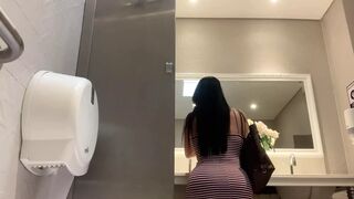 CAMERA AMATEUR IN PUBLIC TOILET