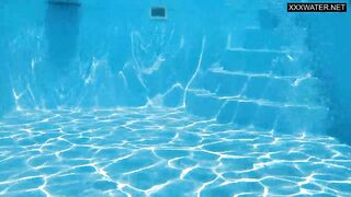 Angelica Heart amazing babe underwater