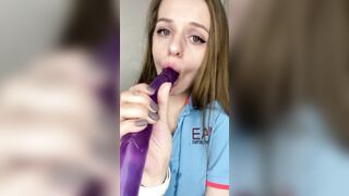 DEEP SUCTION OF A DOUBLE DILDO FROM A CUTIE