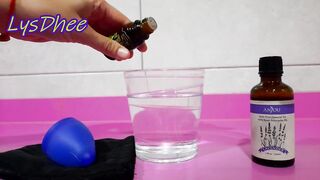 How to insert a menstrual cup and How to remove a menstrual cup