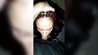 No se aguantó las ganas así que le folle la garganta y el culo en el portal de mi casa POV