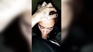 No se aguantó las ganas así que le folle la garganta y el culo en el portal de mi casa POV
