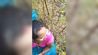 Hindu aunty ko paysa de kar chudai ki, Hindu desi outdoor