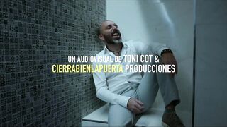 SPINTRIA - ASPIRO TU ALMA #SINCENSURA ...le comen el coño mientras graba un videoclip
