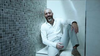 SPINTRIA - ASPIRO TU ALMA #SINCENSURA ...le comen el coño mientras graba un videoclip