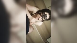 ПОДРУГА МАТЕРИ СНОВА ДЕЛАЕТ МИНЕТ ТАЙКОМ