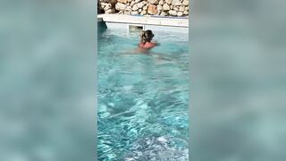 Je le chauffe dans la piscine