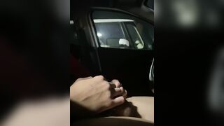 車オナニー見られて興奮してもっとシコシコ