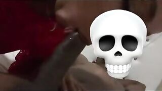 sucking my dick while she’s recording. My me chupa el pene mientras graba.