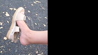 #030 Sexy Les and shoes Goddess FEET (FOOT WORSHIP/Pedicure) french Pedicure toes nails