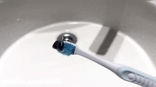 The giantess Samira brushes her teeth with her tiny (Trailer)
