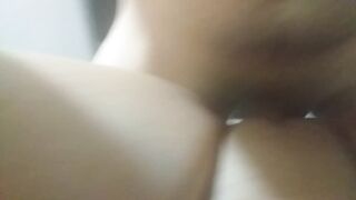 عاهرة متحمسة للغاية تطلب مني أن أضع قضيبي بالكامل فيها ???? ????????