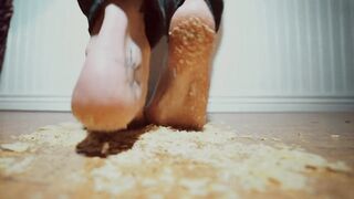 ASMR Giantess Dirty Feet * Walking on Chips