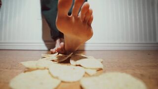 ASMR Giantess Dirty Feet * Walking on Chips