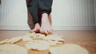 ASMR Giantess Dirty Feet * Walking on Chips
