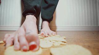 ASMR Giantess Dirty Feet * Walking on Chips