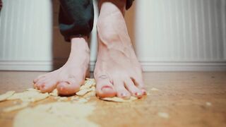 ASMR Giantess Dirty Feet * Walking on Chips