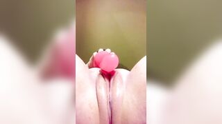 Fat pussy with huge lips solo masterbating