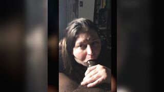 Bimbo lips gives me some sloppy head