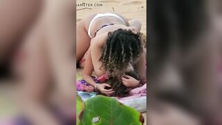 Lesbians Fuck Beach