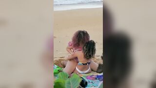 Lesbians Fuck Beach