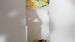 Жёсткий анальный секс с окончанием в пизду жены шлюхи.