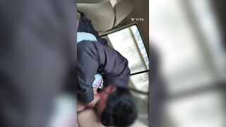 Car me Girlfriend ki chut me ungli kar ke Pani nikala diyaa