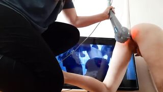 Выебала её в жопу перед телевизором вибрирующим массажёром - lesbian_illusion