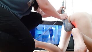 Выебала её в жопу перед телевизором вибрирующим массажёром - lesbian_illusion
