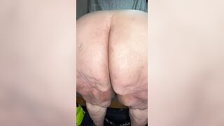This old slut and very naughty takes off her panties and has a tight ass and a very wet pussy