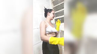 washing the bathroom and masturbating in the shower, smoking and cumming (Anny Smoker)