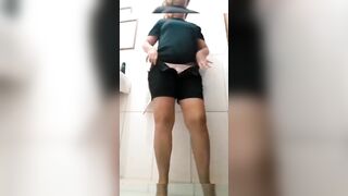 Home video striptease playing with black dildo in pussy