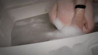 Curvy milf plays with her ass and pussy in the bathtub