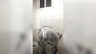 Watch me bath and seduce my fans live on xhamster