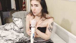 how i use my hitachi on my bare pussy
