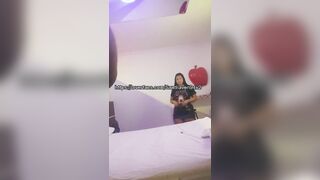Me Follo a mi nueva compañera de cuarto porno en español