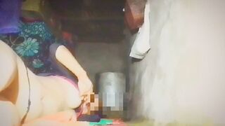 Mast hot babe came home and fingered her pussy