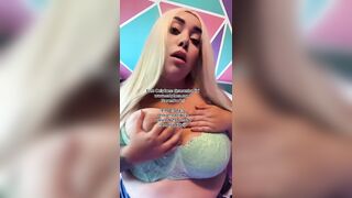 BBW PLAYS WITH HUGE TITS!